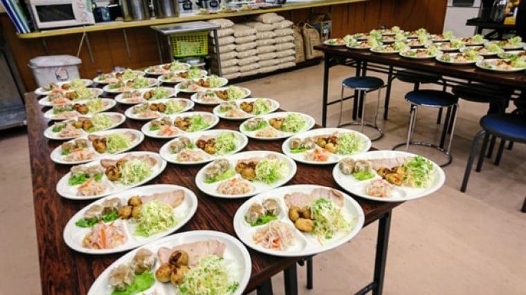 花園常連校の部員は配膳もキレイ！高校ラガーマンから学ぶ食意識の大切さ｜ニフティニュース