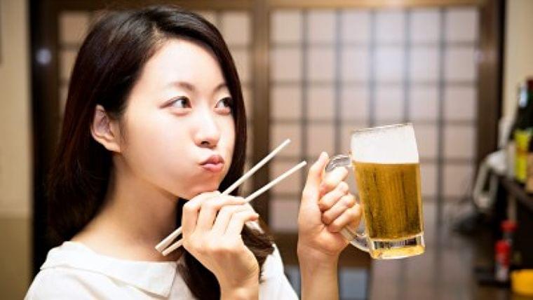 「空きっ腹だと酔いがまわる」 どうして？ ｜ Mocosuku（もこすく）