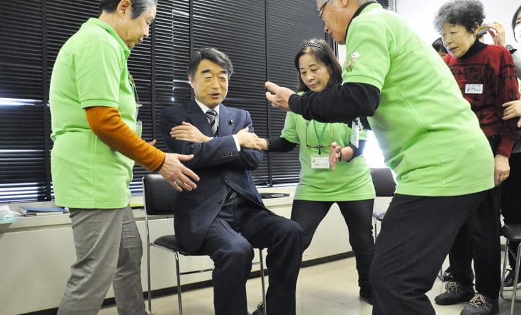 厚労省、フレイル対策を強化 通常国会で法改正 介護予防の新事業を展開へ