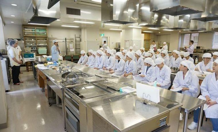 日清医療食品が和洋女子大学で特別講義、「少子高齢化の中でも食事提供を維持できる管理栄養士育成」|食品産業新聞社ニュースWEB