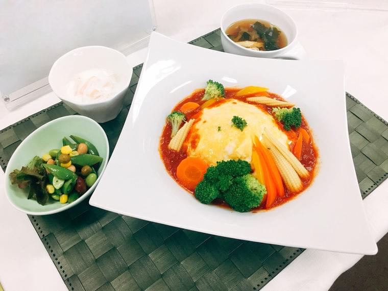 鶴川女子短期大学、2019年10月より野菜を多く使用した栄養満点の「ランチ」を無料提供! (2019年10月7日) - エキサイトニュース