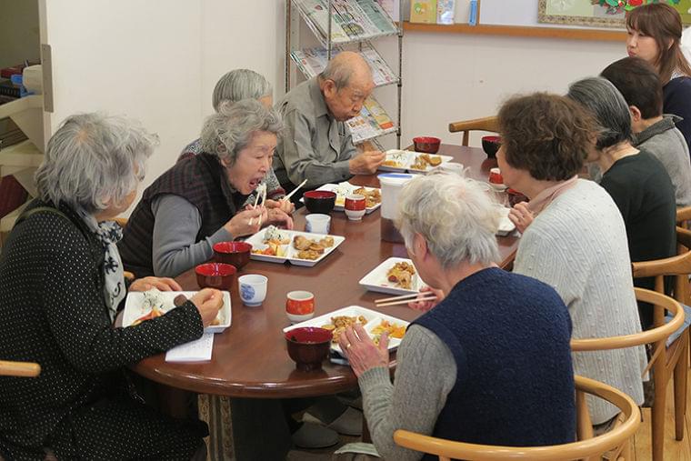 孤食は肥満や低体重、うつにも　いかにリスク回避するか｜ニフティニュース
