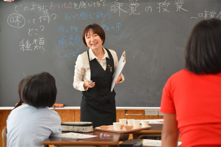味覚の授業 「おいしい」は暮らし豊かに 西木美輪さんが体験教室 |【西日本新聞ニュース】