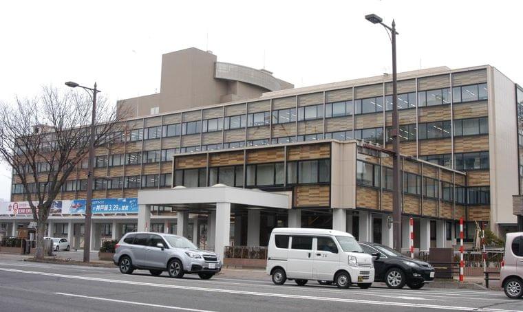 「考えるな、登るんだ!」短命ワースト1からの脱却なるか 青森県庁に階段利用を促す標語ステッカー(1/2ページ) - 産経ニュース