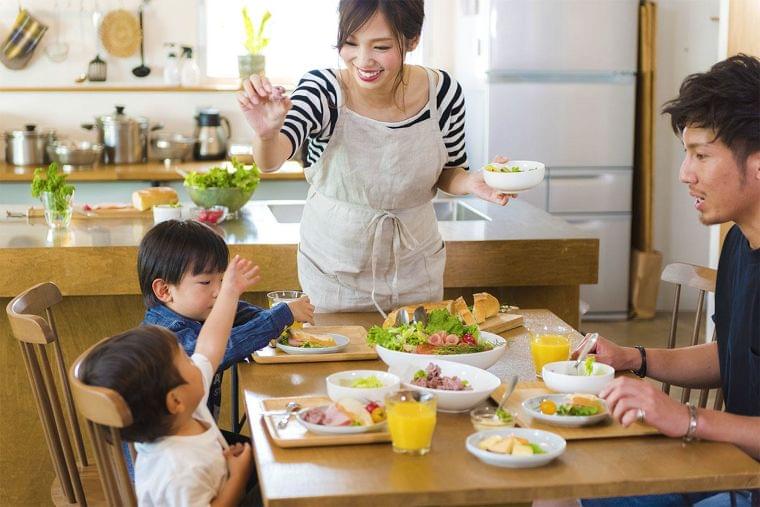 日本人のサプリメント利用率は男性21.7％、女性28.3％　厚労省「国民生活基礎調査」