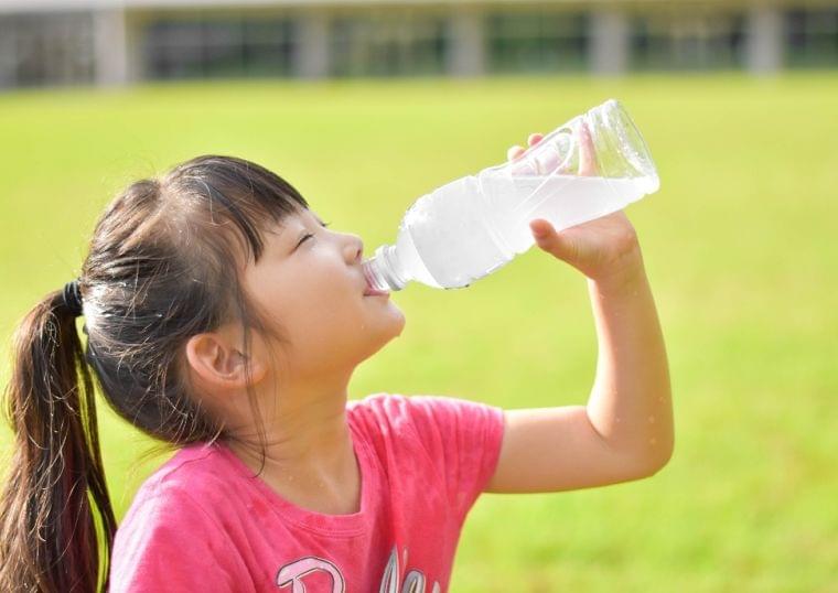 意外な盲点？　清涼飲料飲み過ぎで糖尿病、「ペットボトル症候群」とは　無糖ならOK？（オトナンサー） - Yahoo!ニュース