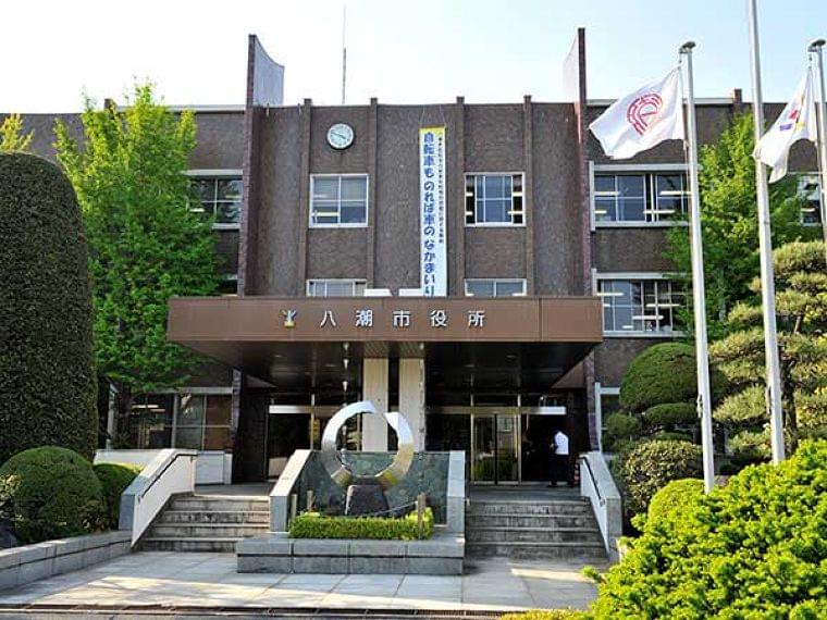 学校給食で3453人食中毒の八潮市、児童生徒らにパン提供 当分は弁当を持参、給食再開はめど立たず