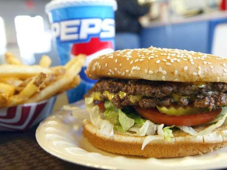 加工食品を食べすぎると老化が加速…最新の調査研究で。がんや糖尿病のリスクも上昇 | Business Insider Japan