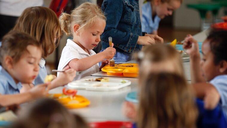 突然の学校閉鎖、英国1500万人分の給食がごみに 緊急事態宣言の日本は大丈夫か?(井出留美) - 個人 - Yahoo!ニュース