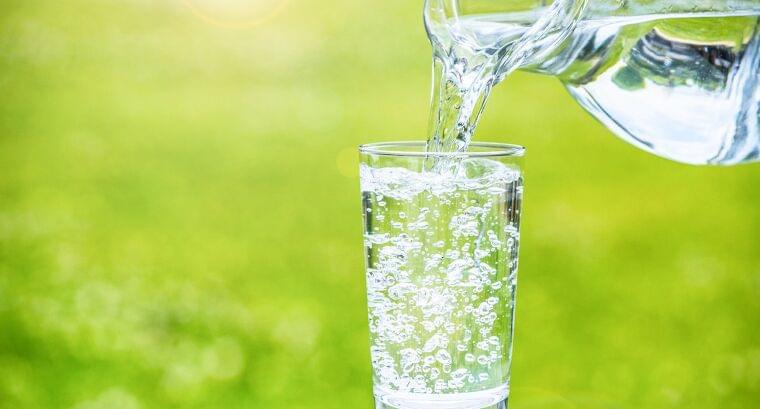 水分の正しい取り方、時間・量・温度・飲み物の種類…知らないと逆効果にも | ストレスフリーな食事健康術　岡田明子 | ダイヤモンド・オンライン