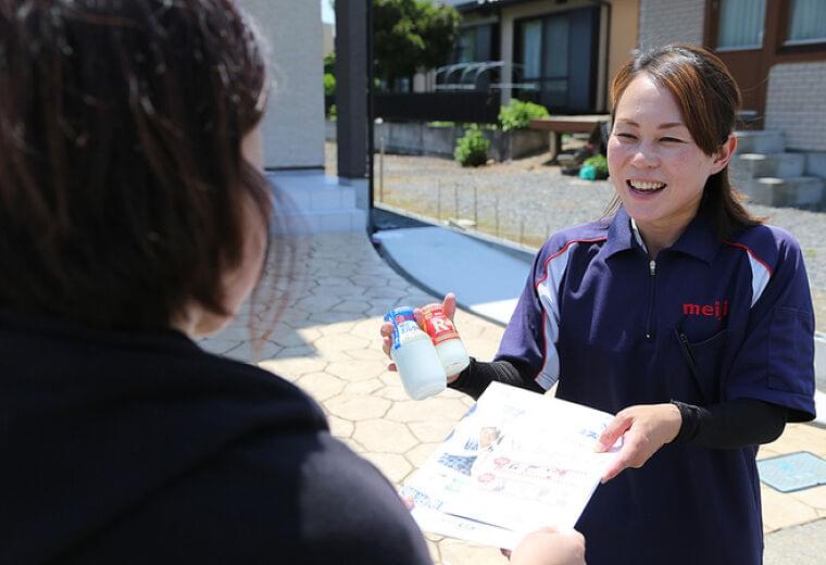 明治の牛乳宅配 ネットワーク活用し“地域の健康見守り役”へ、「明治メイバランスのむヨーグルト」で栄養面をサポート|食品産業新聞社ニュースWEB