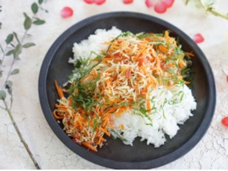 カリカリ梅とシラスの混ぜご飯…栄養も、しっかりと取れる | ヨミドクター(読売新聞)
