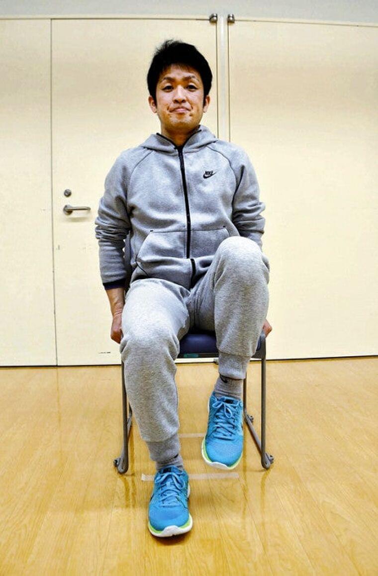 座りながらもも上げ : レッツトライ! : #フレイル予防中! : 医療・健康 : 読売新聞オンライン