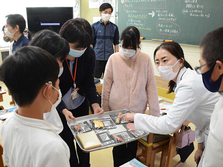 子どもの時から減塩を 高血圧が多い地区、小中校で「楽しく食べる」食育
