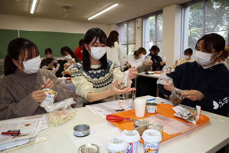 バランス取れた「災害食」を 管理栄養士、活水女子大で授業