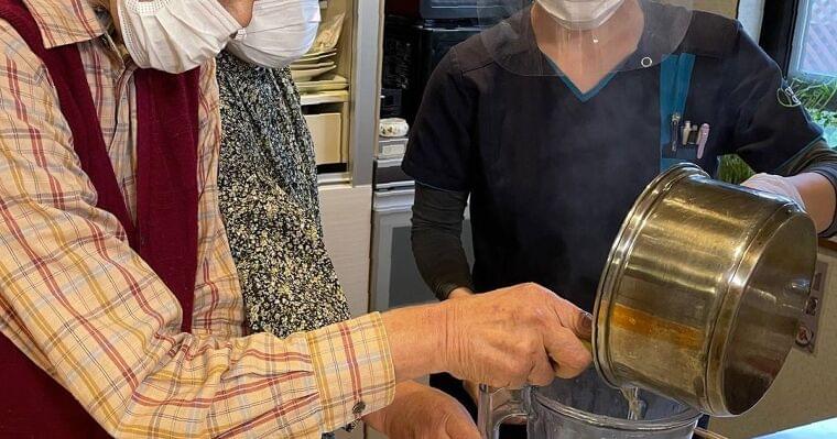 嚥下食レシピ大賞 リアルすぎる「蟹刺し」の中身 - 産経ニュース