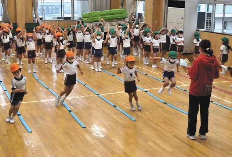 運動で骨を強く! 子ども時代の「ジャンプ」有効 骨密度維持 高齢者も無理せず継続:東京新聞 TOKYO Web