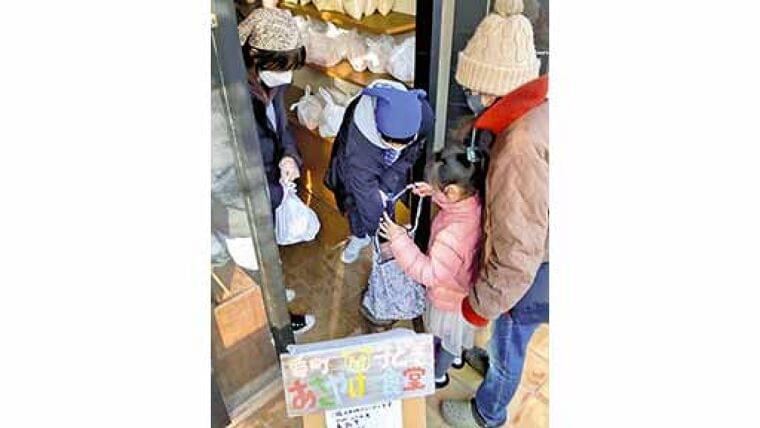コロナ下で「子ども食堂」急増 学校と自宅を往復する生活に「新たな居場所を」 | ヨミドクター(読売新聞)