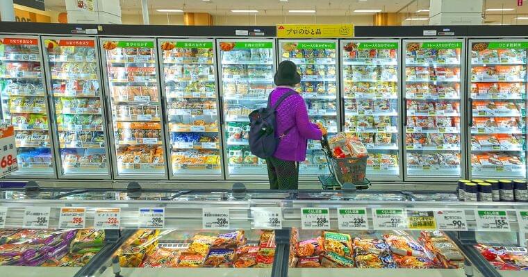 家庭用冷凍食品、21年の数量が初の業務用超え: 日本経済新聞