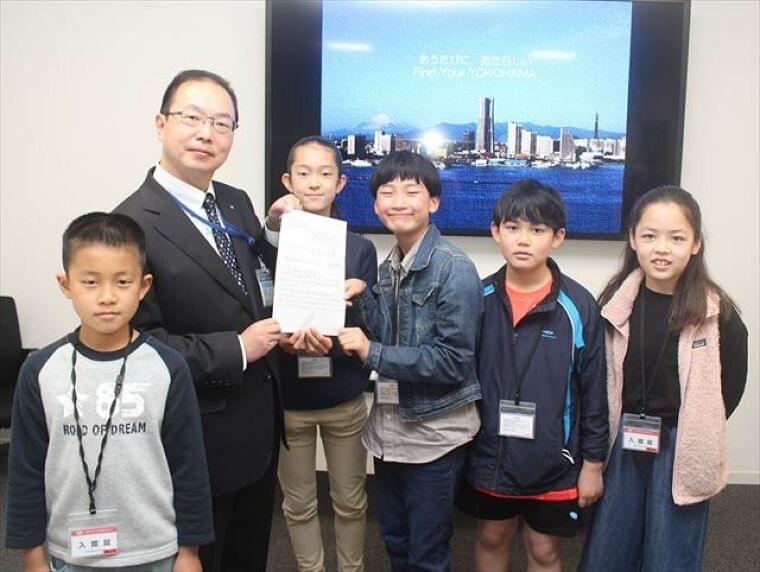 給食の牛乳ストロー、横浜もやめましょう! 小学生5人が市に要望 「プラごみ年18トン減らせます」:東京新聞 TOKYO Web