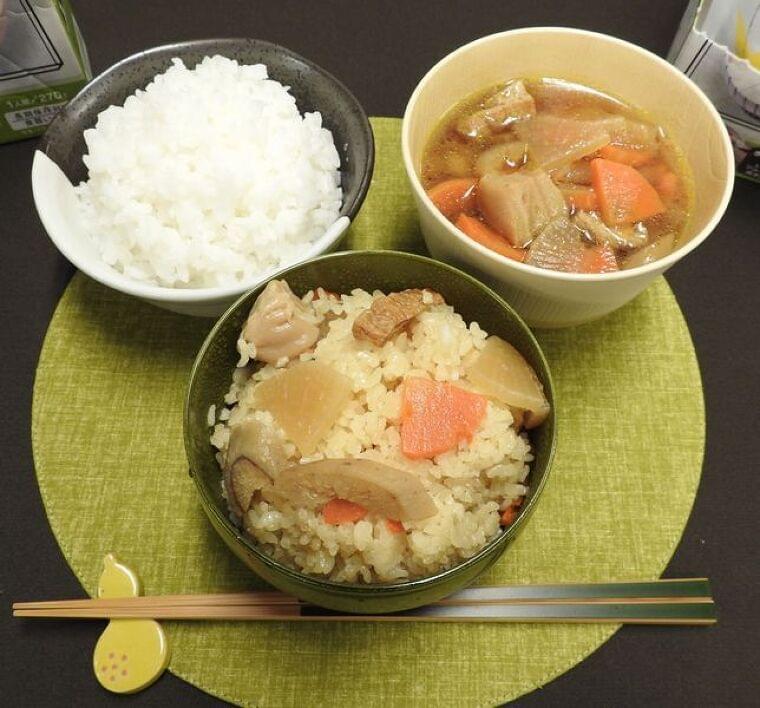 尾西食品「一汁ご膳」発売、業界初“アルファ米&汁物の長期保存食”、外箱が“お膳”に早変わり、水なしで炊き込みご飯にも|食品産業新聞社ニュースWEB
