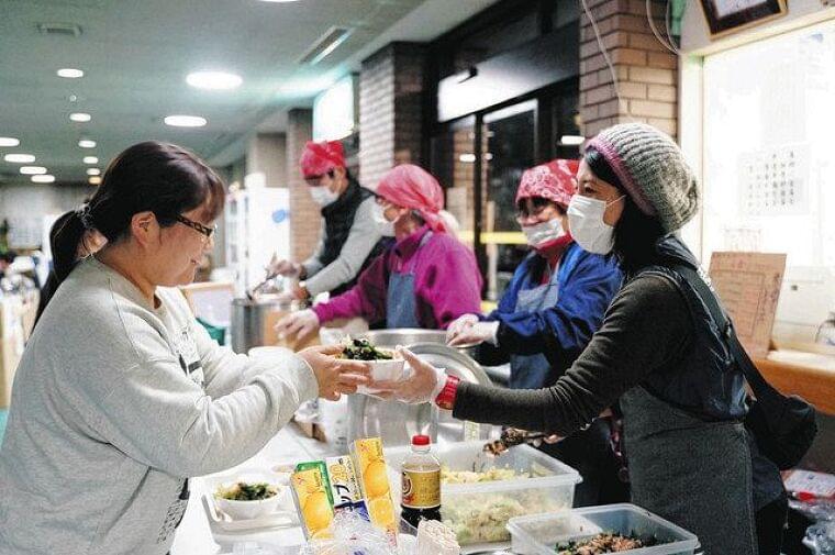 避難生活でも食は基本 「栄養」「おいしさ」支援を模索 自治体などキッチンカーにも注目:東京新聞 TOKYO Web