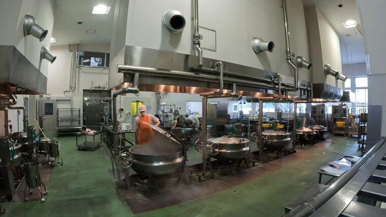 三重県の小学校、食育授業に学校給食センターの調理動画を活用|メーキュー株式会社のプレスリリース