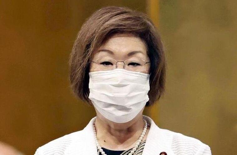 学校給食、文科相「必ず黙食求めてない」…適切な感染対策なら「会話は問題ない」 : 読売新聞オンライン