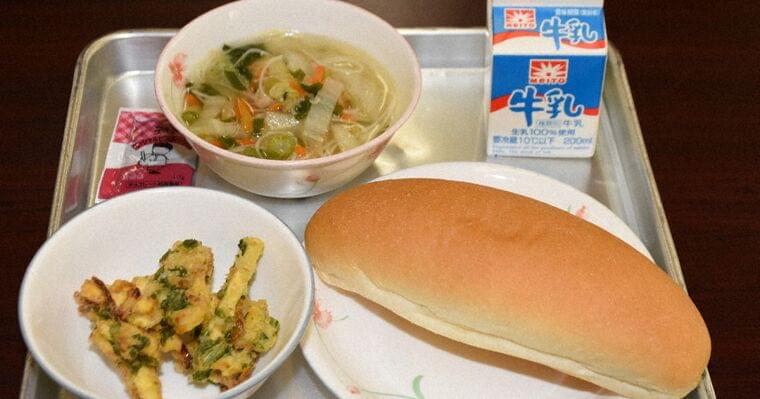小学生から減塩メニュー だしでうまみ引き出す給食導入 | 毎日新聞
