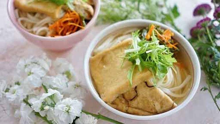本格的関西風きつねうどん…オイスターソースで油揚げを煮るわけとは | ヨミドクター(読売新聞)