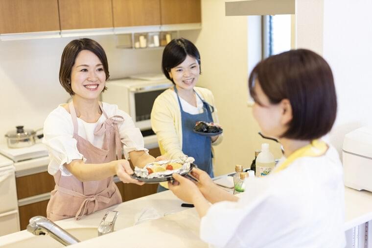 食を通じて食卓に笑顔を。皆が笑顔で働き続けられる会社と社会を作る | 特集 | 公益社団法人 日本栄養士会