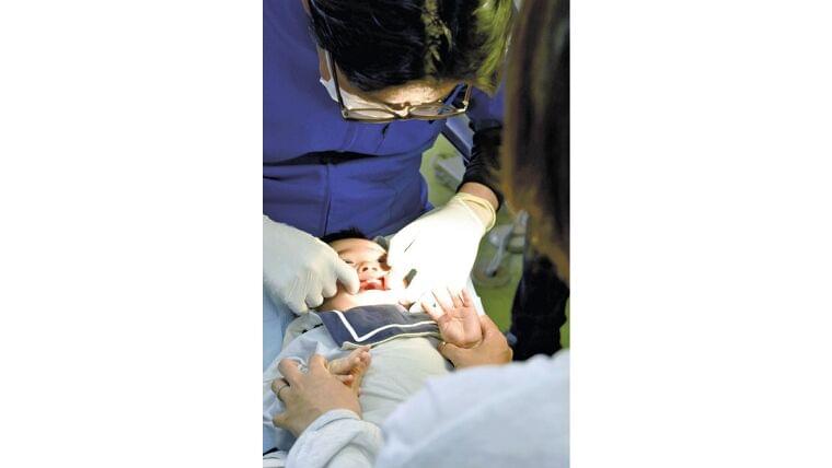 愛知:食べる機能10か月健診 歯の生え始め育児相談も 大府市離乳食指導:地域ニュース : 読売新聞