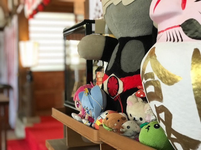 人形供養をしてもらうぬいぐるみたち