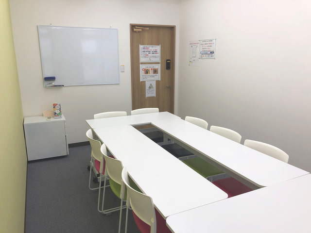 みんなの貸会議室天神西通り北店802会議室（最大12名収容可）の画像4