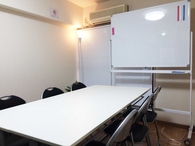 カラメル恵比寿西口店小貸し会議室(最大8名収容)の画像1