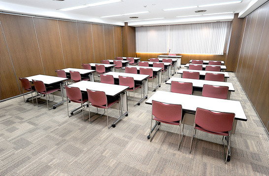 鉄鋼会館会議室８０３(~35名)の画像1