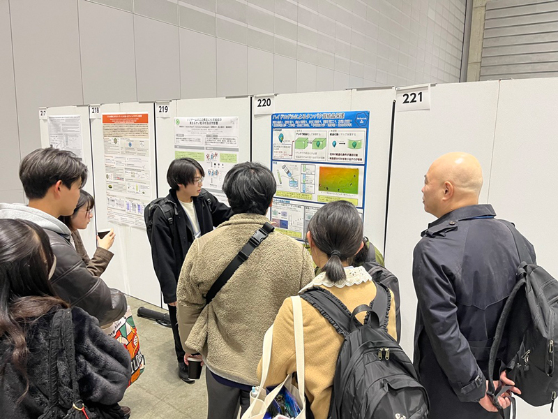 第48回日本分子生物学会で生命工学科の学生二名が発表しました