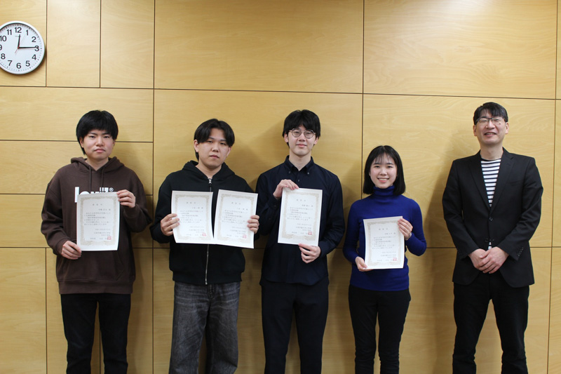 生命工学科2025年度資格試験合格者を表彰しました
