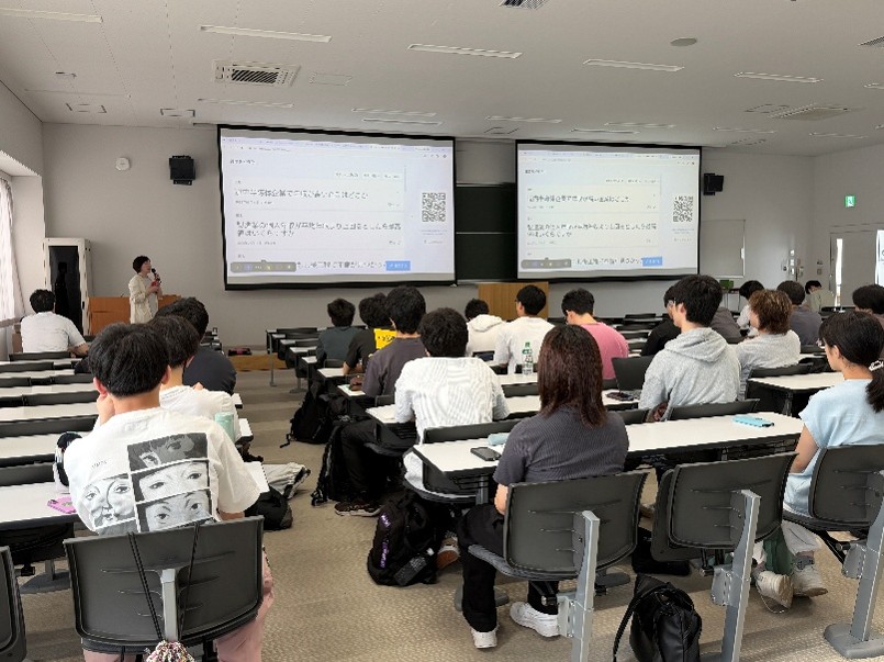 電子情報工学科1年生向けの半導体業界に関する講演会を開催