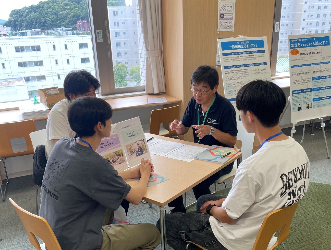 第2回オープンキャンパス電子情報工学科ブース