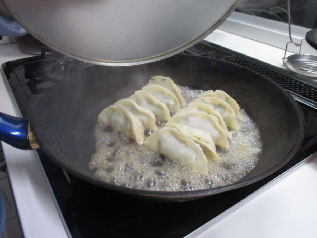 冷凍 名家 チャプチェ焼き餃子 1kg 40個入 22500580 韓国広場 韓国食品のお店 通販 Yahoo ショッピング