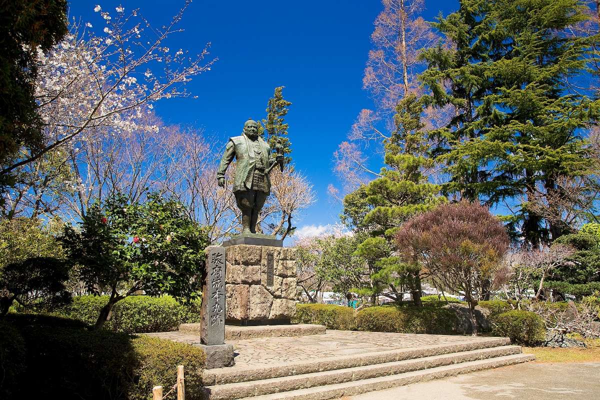 駿府城跡天守台の発掘調査開始 発掘現場の見学とともに 家康公ゆかりの地を巡ろう まちぽ