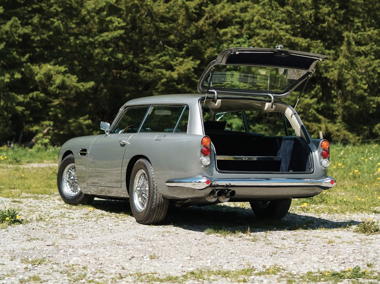 aston-martin-db5-everyday-object-09