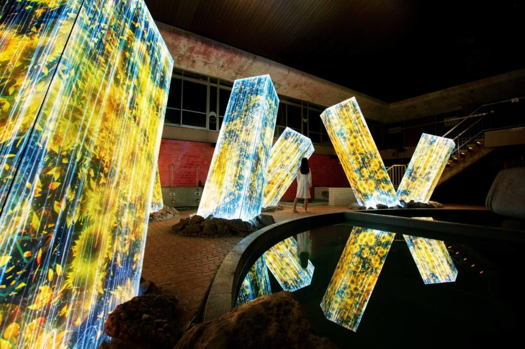 teamLab X earth music & ecology
a forest where gods live
