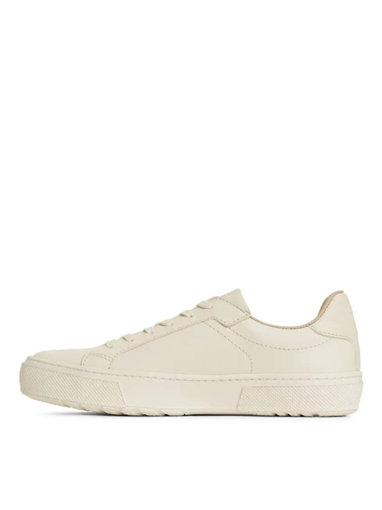 arket-court-trainers-everyday-object-03