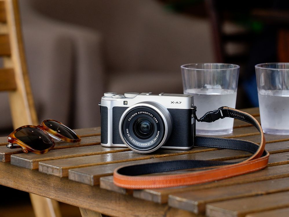 FUJIFILM X-A7