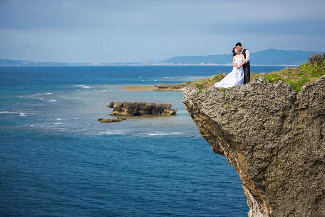 Majestic pre wedding photo in Okinawa — Photo by fotoShisa Photography