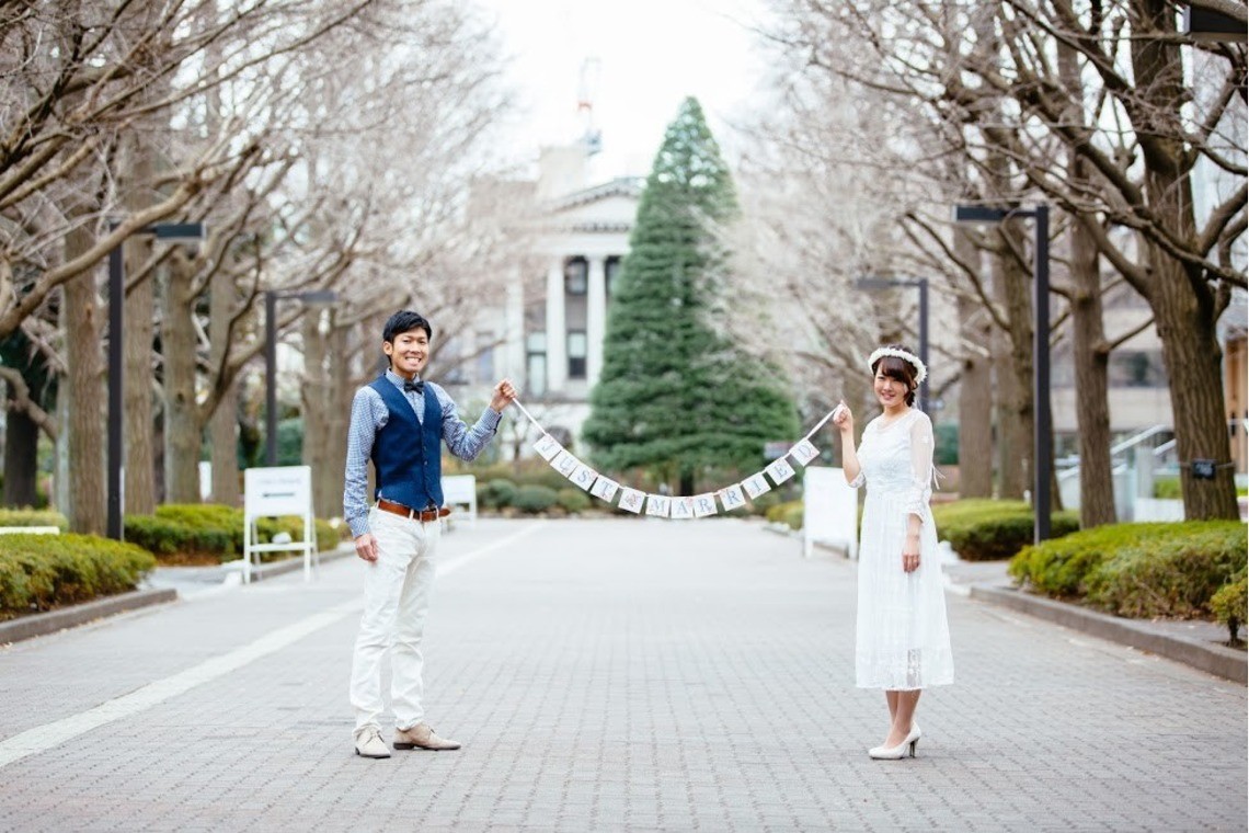thank you sign College sweet heart photo shoot — Photo by Ryuma Yorita Photography