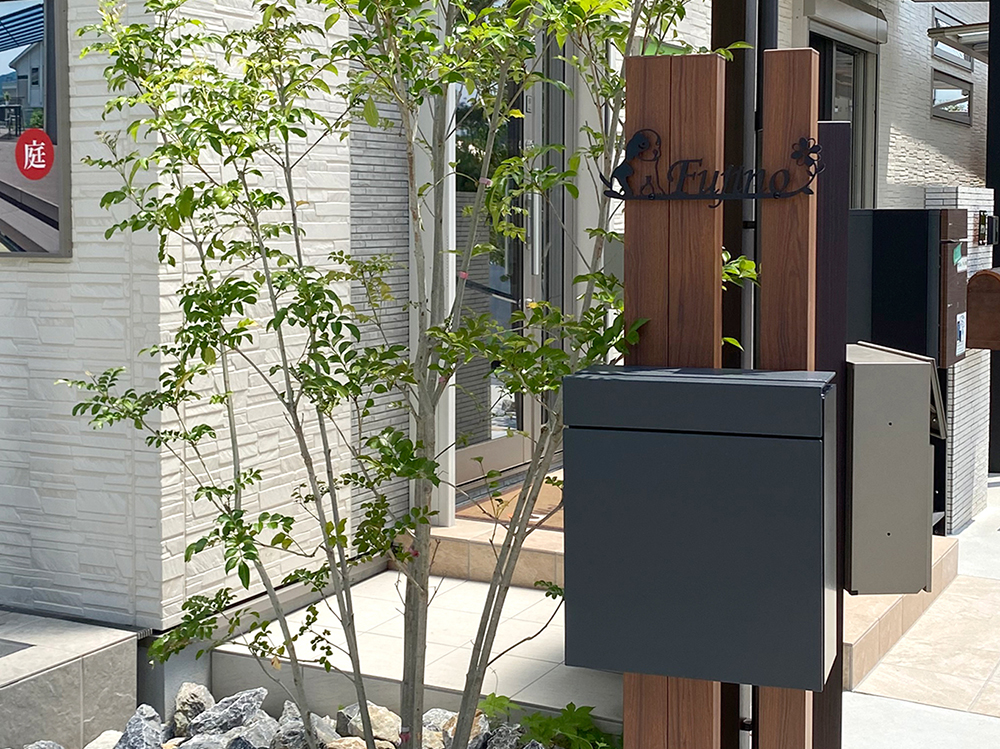 ファミリー庭園奈良店　展示　プランパーツ門柱