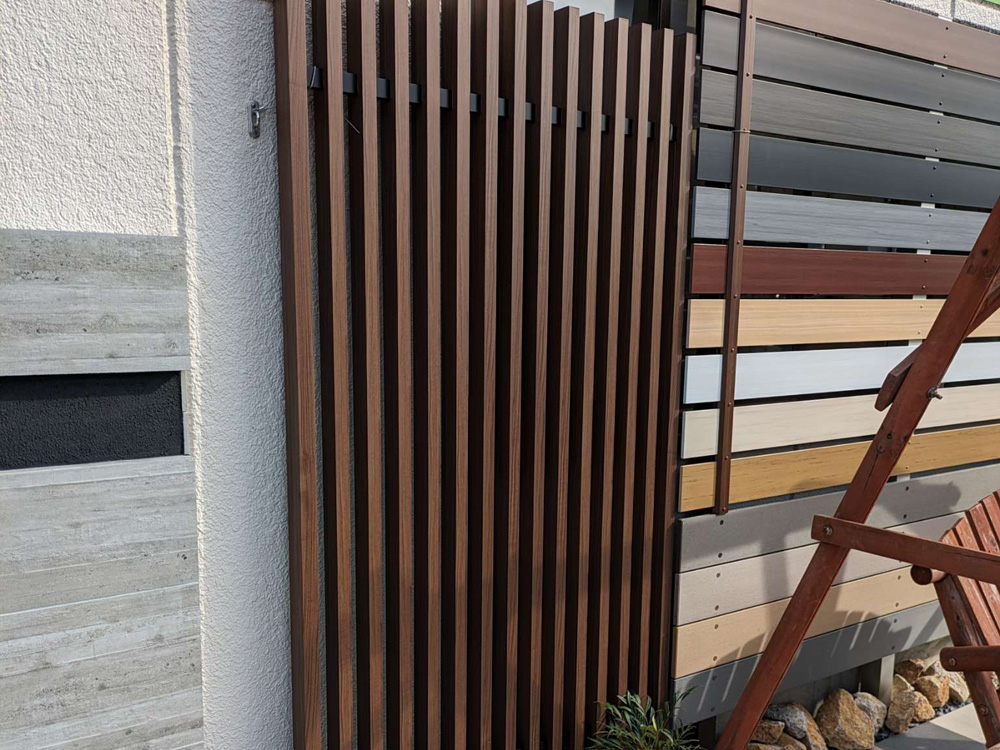 ファミリー庭園奈良店　展示　タカショー セラウォール